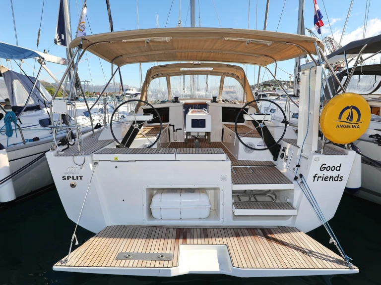 Sailboat hire in Trogir - Dufour Dufour 430 Grand Large
