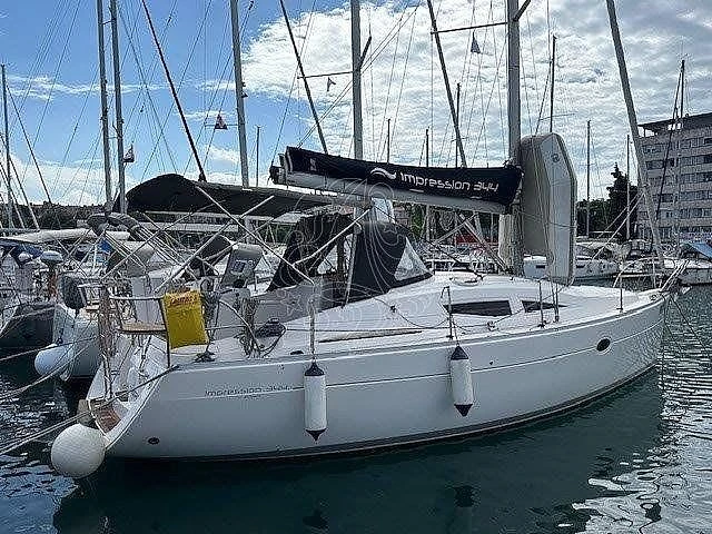 Hire Sailboat Elan with a boat licence