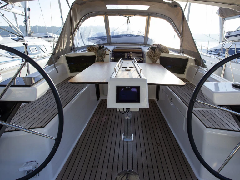Hire Sailboat with or without skipper Dufour Punat