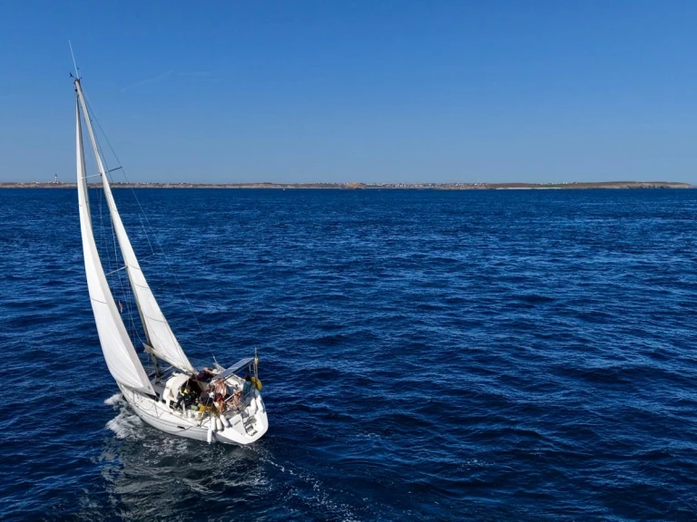 Hire a Kirie Feeling 326 La Rochelle