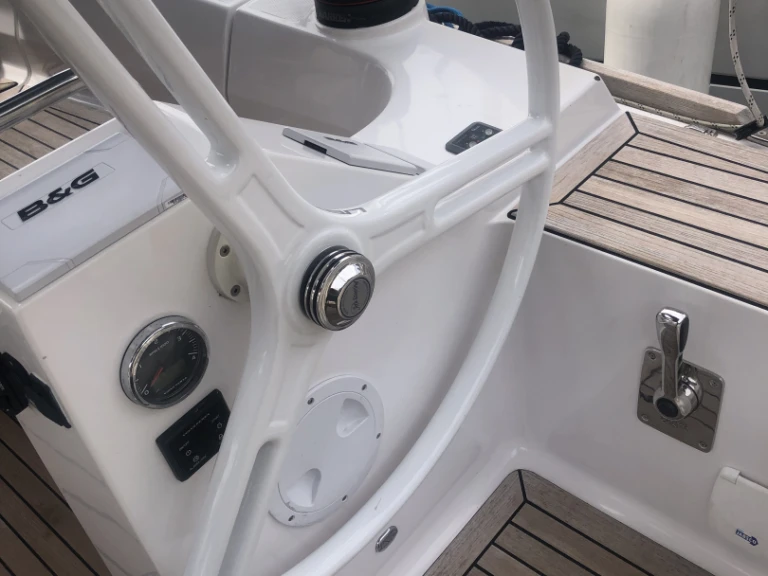 Sailboat hire in Punat - Elan Impression 45.1