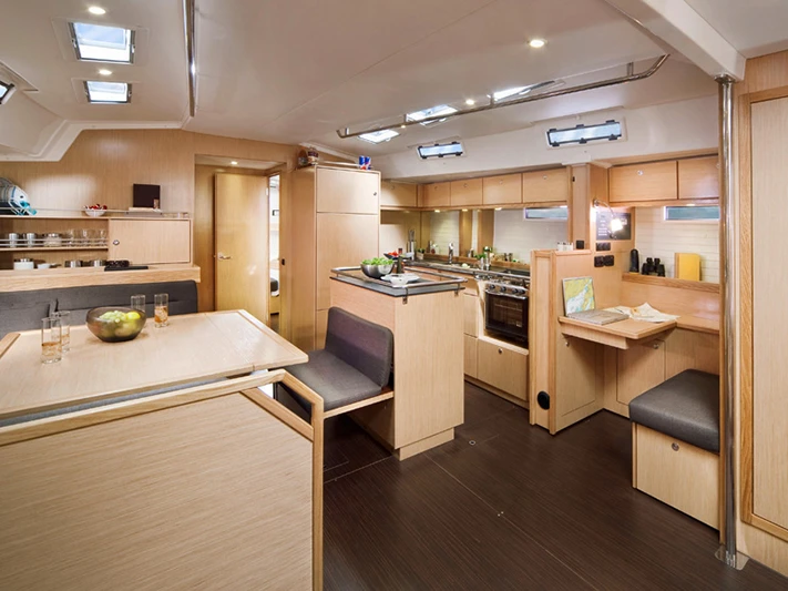 Hire a Bavaria Cruiser 55 Alimos