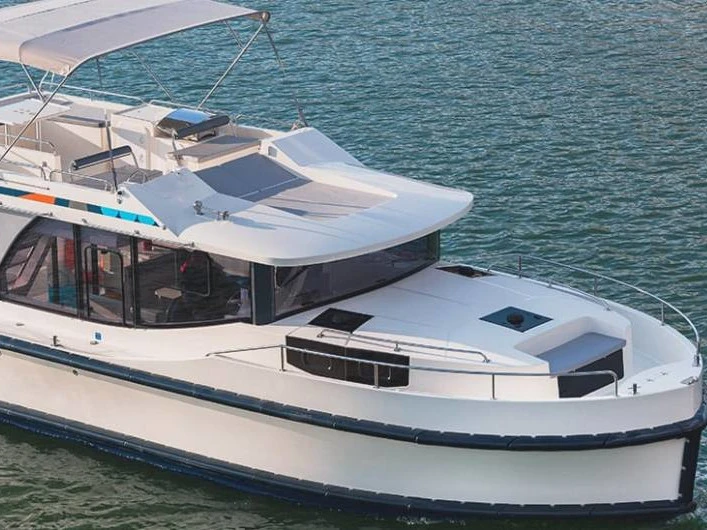 Charter a Le Boat Horizon 2 in Decize on Samboat