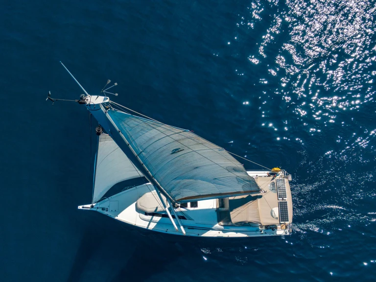 Hire a Bénéteau Oceanis 46.1 Olbia