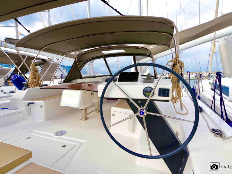 Sailboat to hire Olbia at the best price