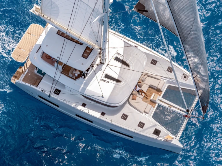 Hire Catamaran Lagoon with a boat licence