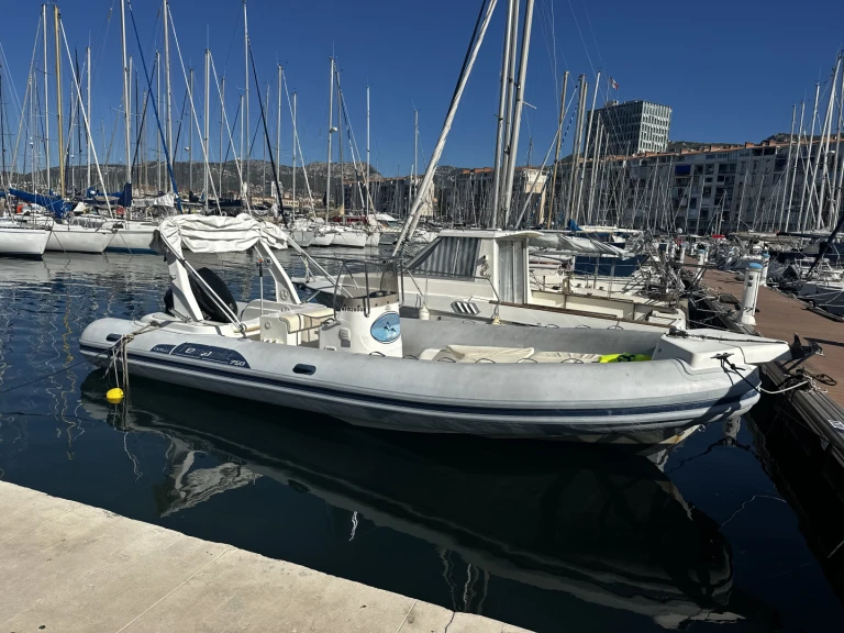 Yacht hire Toulon cheap Tempest 750 Top