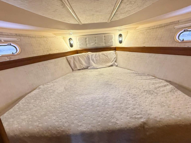 Yacht hire Cartagena cheap custom