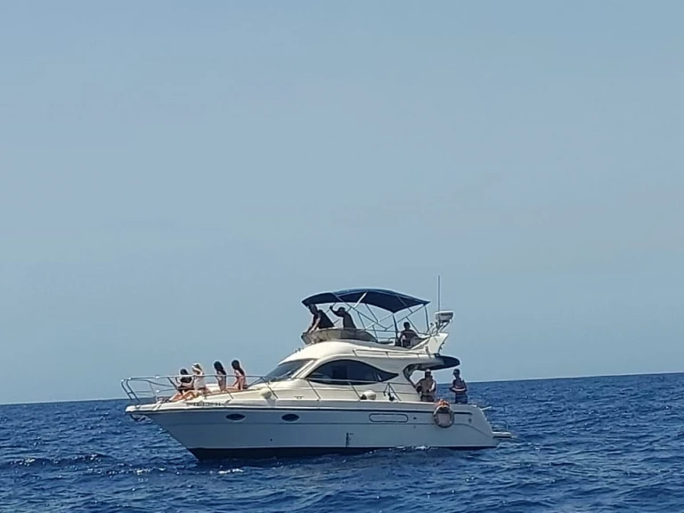 Yacht hire Las Galletas cheap astinor 36 fly