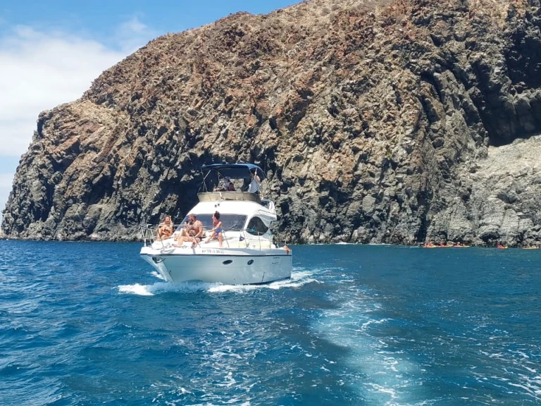 Charter a ASTINOR astinor 36 fly in Las Galletas on Samboat