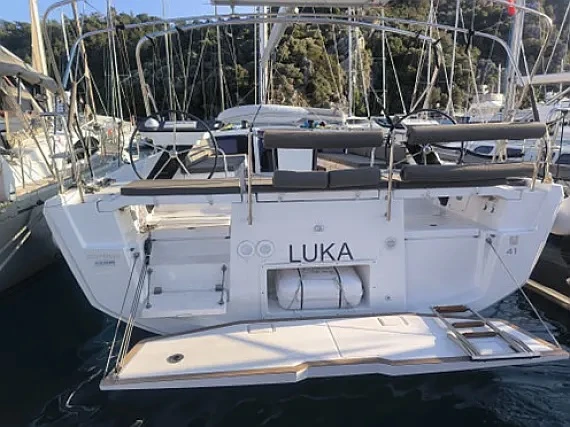 Sailboat hire in Adaköy - Dufour Dufour 41