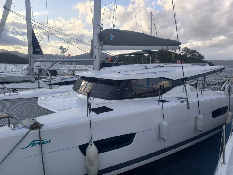 Hire Catamaran Fountaine Pajot with a boat licence