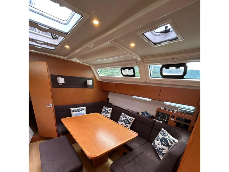 Sailboat to hire Adaköy at the best price