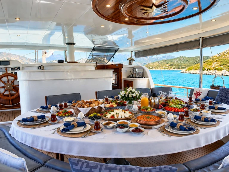 Sailboat to hire Bozburun at the best price