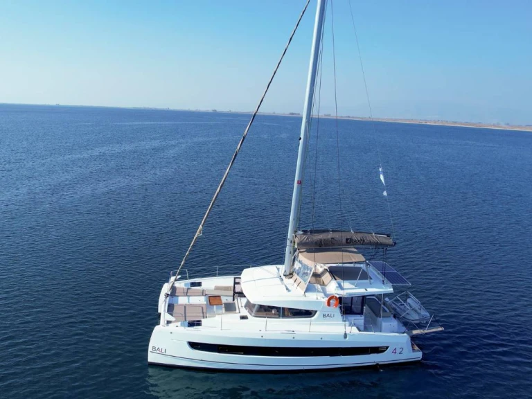 Catamaran to hire Plataniás at the best price