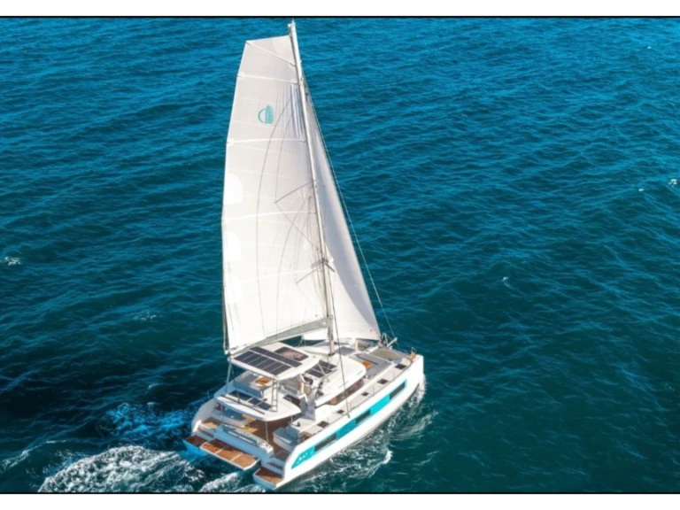 Hire Catamaran Lagoon with a boat licence