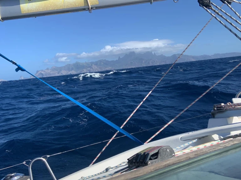 Sailboat hire in Nuku-Hiva - Bénéteau Oceanis 423