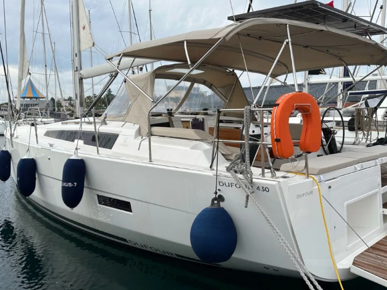 Sailboat hire in Marmaris - Dufour Dufour 430