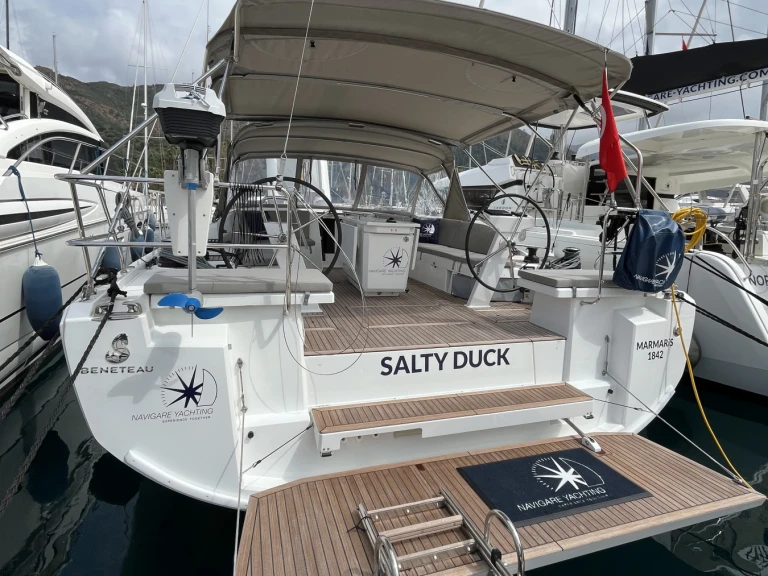Charter a Bénéteau Oceanis 46.1 in Marmaris on Samboat