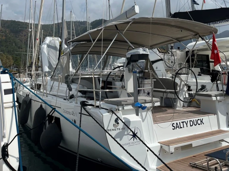 Hire Sailboat Bénéteau with a boat licence