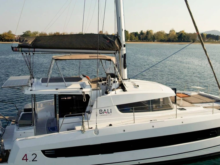 Catamaran to hire Plataniás at the best price