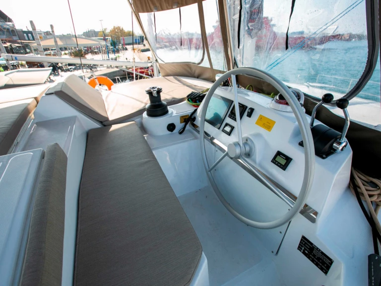 Yacht charter Plataniás - Bali Bali 4.2 on SamBoat