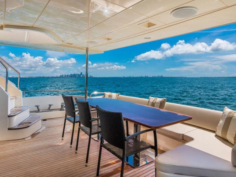 Luxury Yacht hire in Marina Vallarta - Azimut Azimut 85