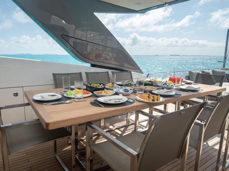Luxury Yacht hire in Cancún - San Lorenzo San Lorenzo 100