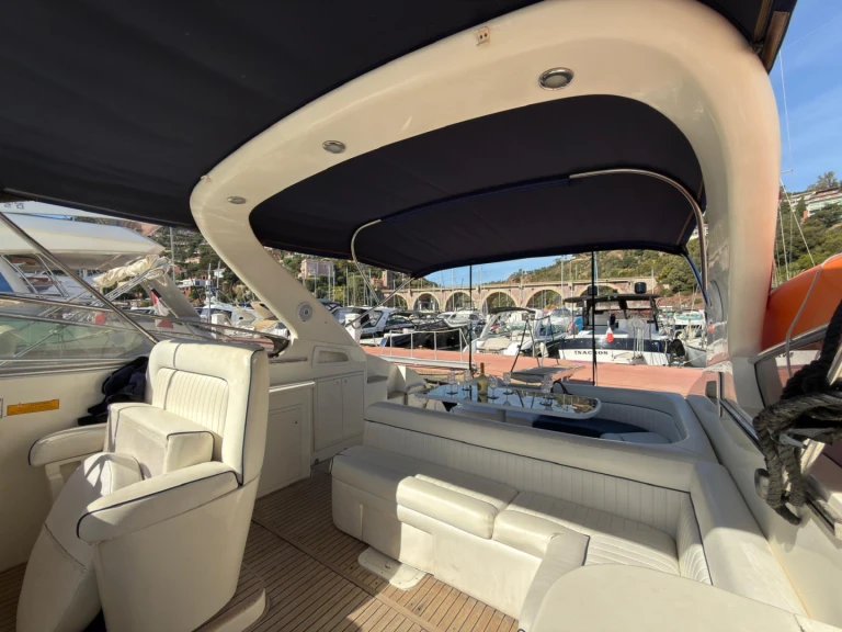 Hire Motorboat Airon with a boat licence