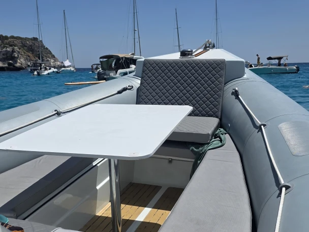 Yacht hire Spain cheap Valiant