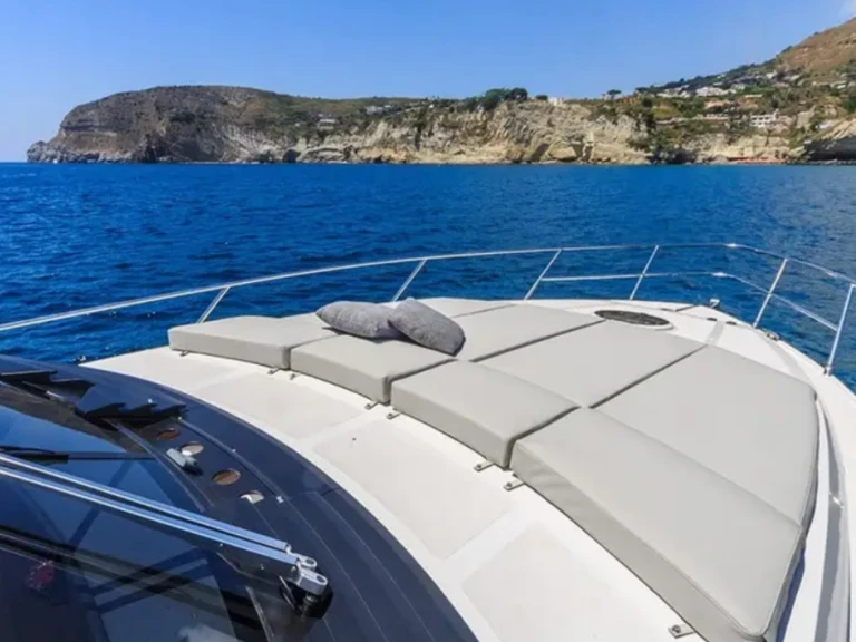 Motorboat to hire Port des Marines de Cogolin at the best price