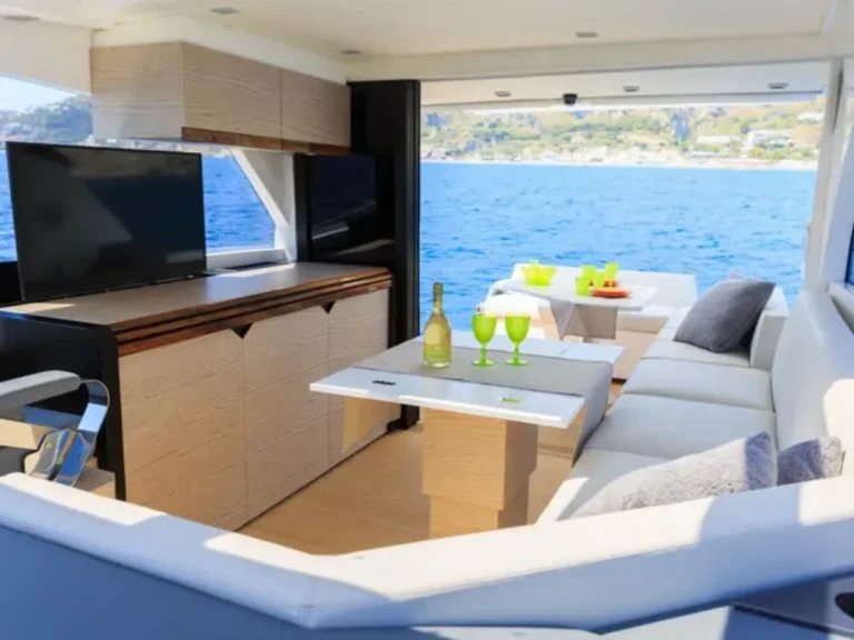 Yacht charter Port des Marines de Cogolin - Rio Yachts 44 Sport Coupé on SamBoat