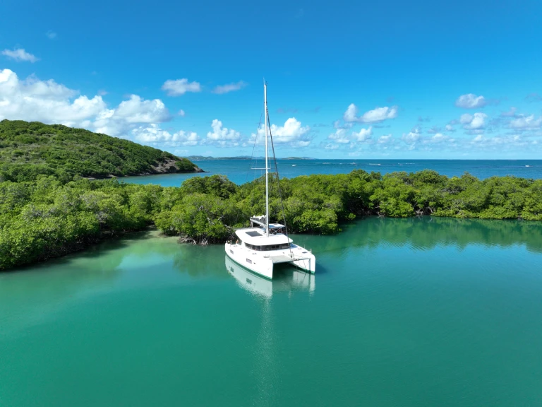 Yacht charter Le Marin - Lagoon Lagoon 42 on SamBoat