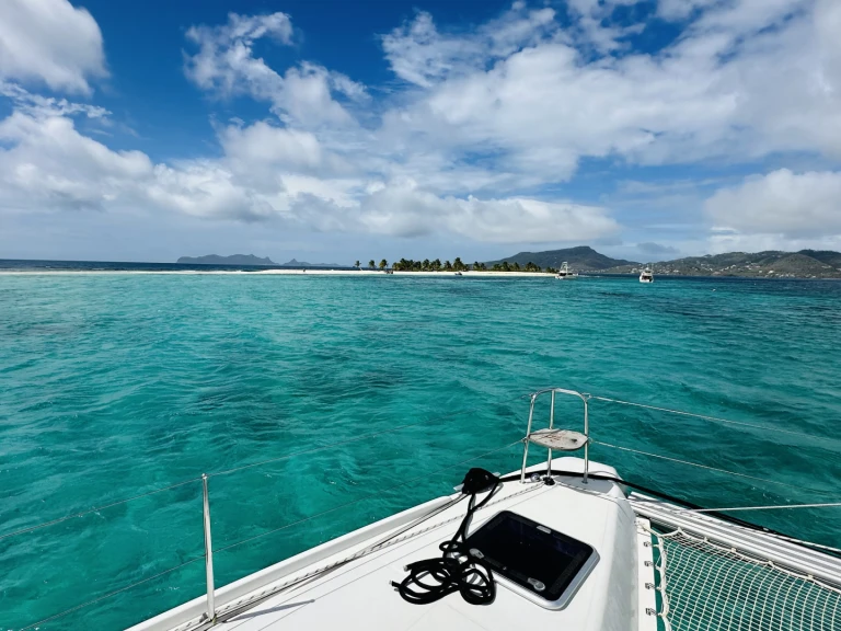Yacht hire Le Marin cheap Lagoon 42