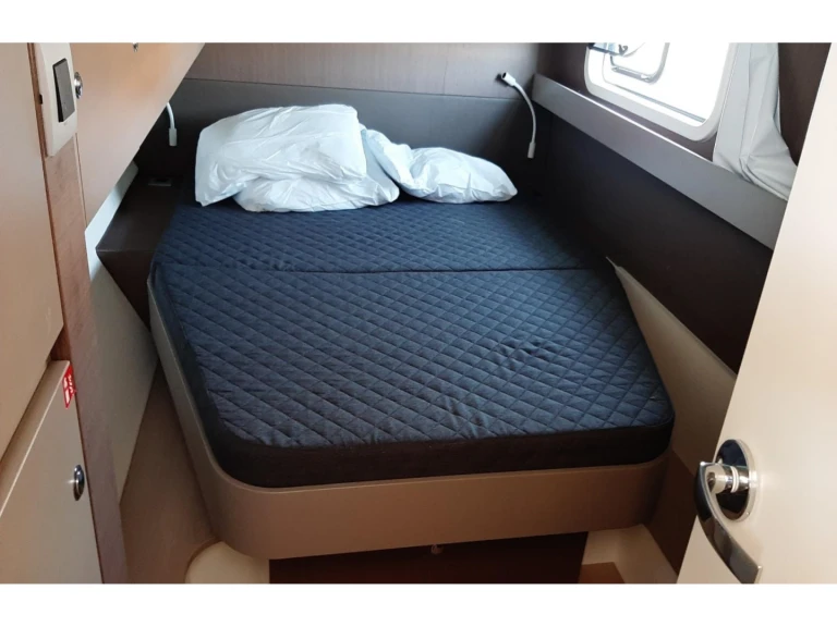 Hire a Bali Bali Catspace (4 cab.) Propriano