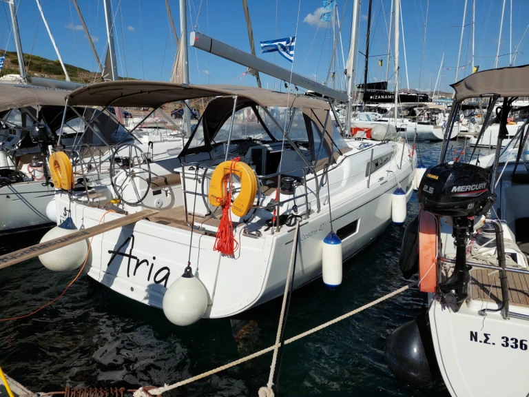 Bénéteau Oceanis 40.1 (3 double and 1 bunk beds) charter bareboat or skippered in  Plataniás