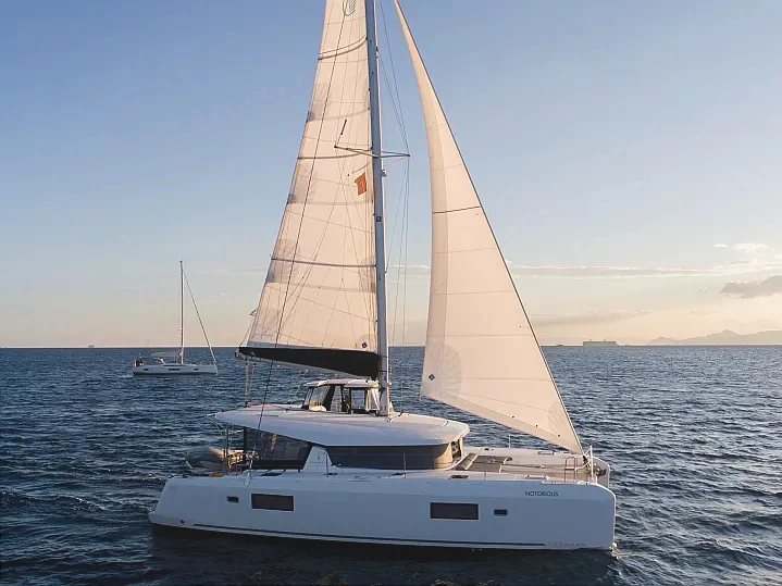 Hire a Lagoon Lagoon 42 Lefkáda