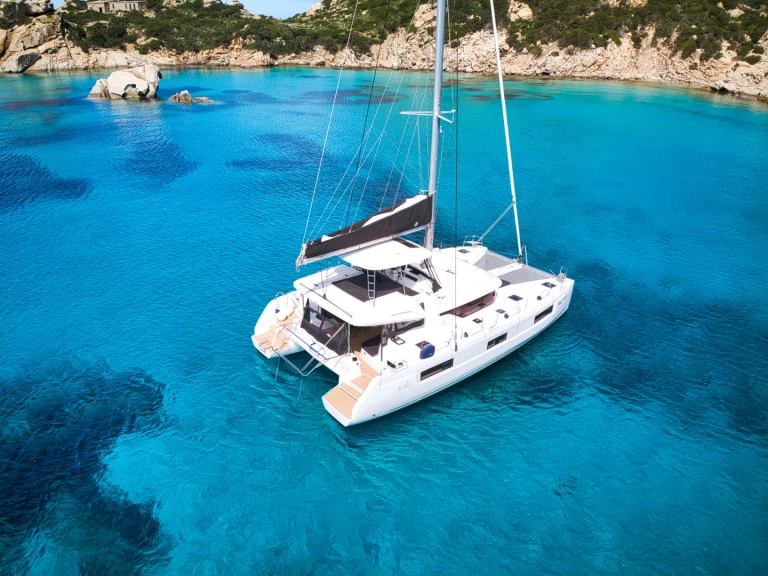 Catamaran to hire Bas du Fort at the best price