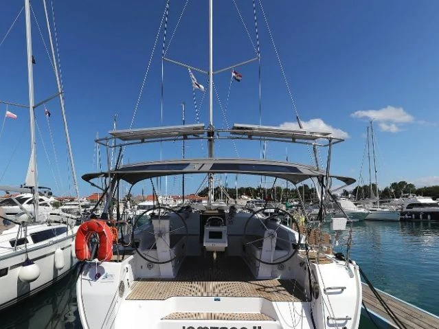 Yacht hire Zadar cheap Cruiser 46