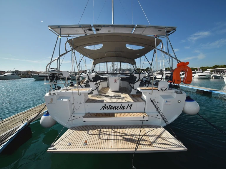 Hire a Bénéteau Oceanis 46.1 Zadar