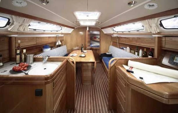Sailboat hire in Flensburg - Bavaria Cruiser 31