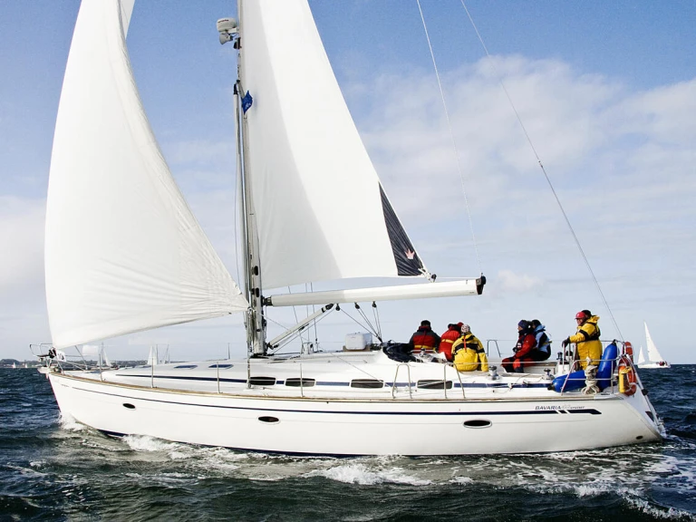 Sailboat hire in Heiligenhafen - Bavaria Cruiser 46