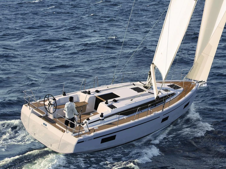 Hire Sailboat with or without skipper Bavaria Palma de Mallorca