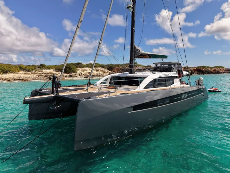 Luxury Yacht to hire Olbia at the best price