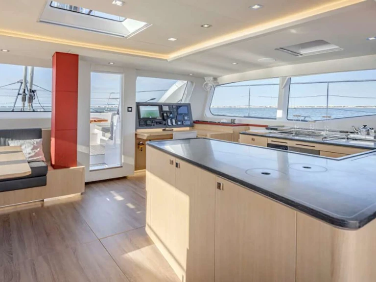 Yacht charter Olbia - Privilege MYMLAN II on SamBoat