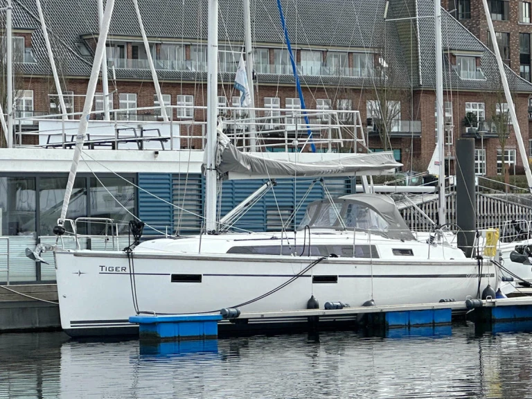 Yacht charter Flensburg - Bavaria Cruiser 37 on SamBoat