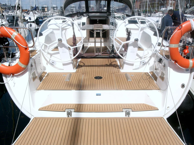 Hire a Bavaria Cruiser 41S Heiligenhafen