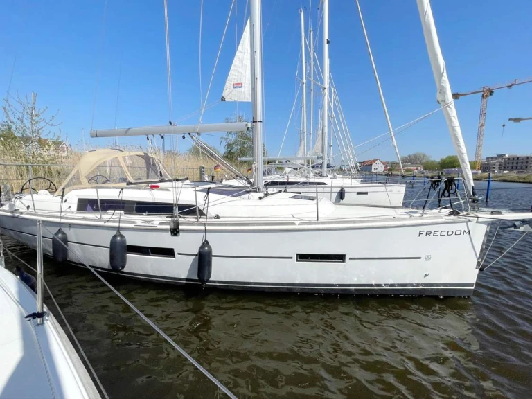 Hire a Dufour Dufour 382 Grand Large Barth
