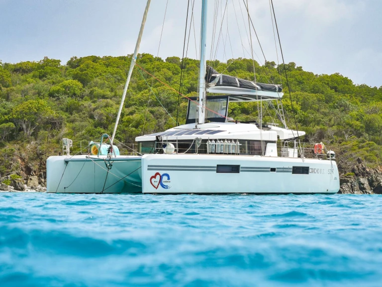 Yacht hire Frenchman's Cay cheap OUI CHERIE 