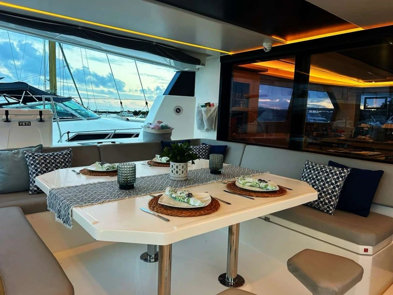 Yacht charter Road Town - Robertson and Caine MOTHER OCEAN on SamBoat
